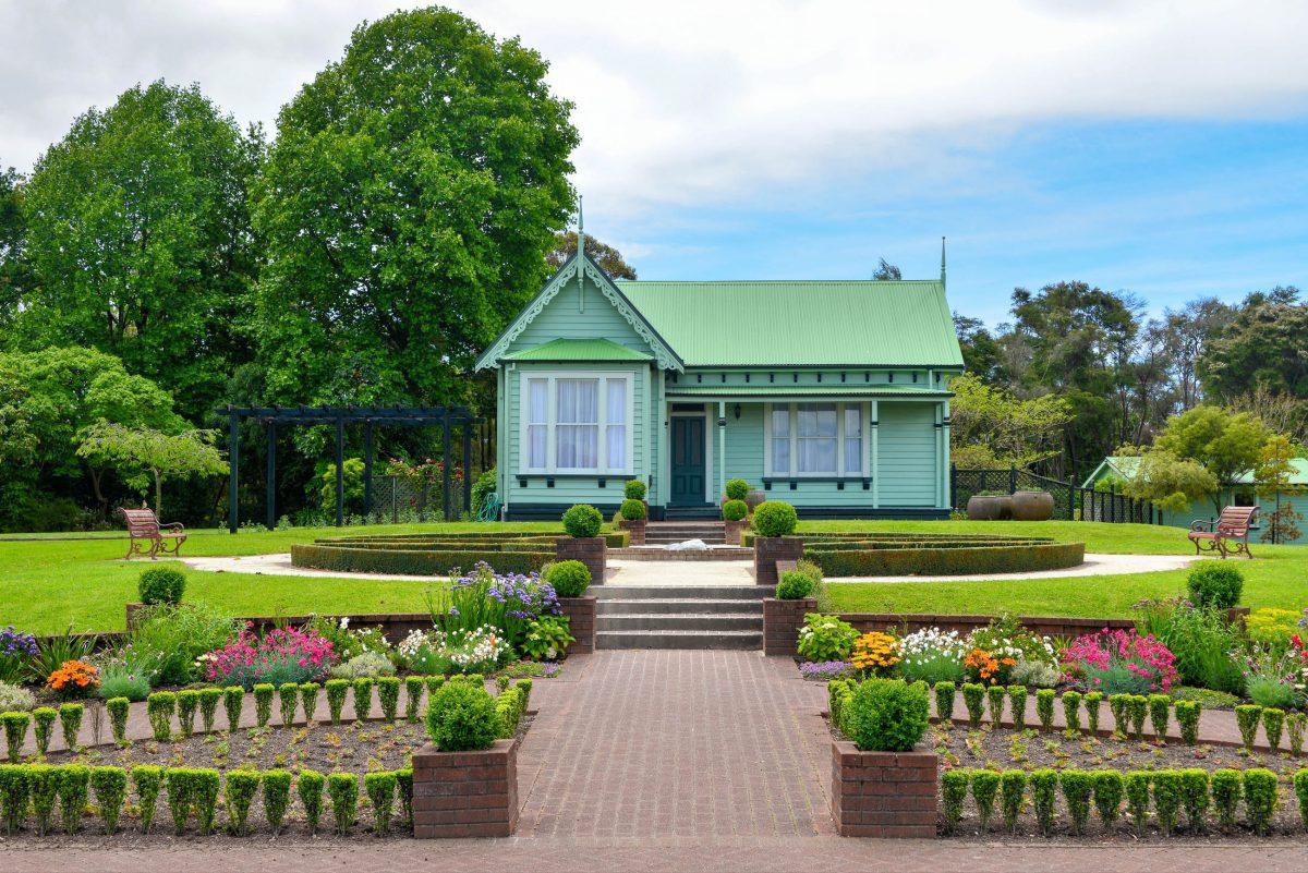 The Government Gardens of Rotorua, New Zealand, include a handsome Victorian-era garden cottage - © FRASHO / franks-travelbox
