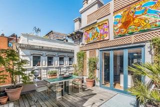Bloomsbury  This threefloor penthouse in arty Bloomsbury is stuffed with unusual details a grand fourposter in one of...